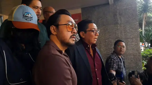 David Bayu Berusaha Menguatkan Diri Sebagai Ayah, Sebut Putrinya Belum Punya Nyali untuk Speak Up